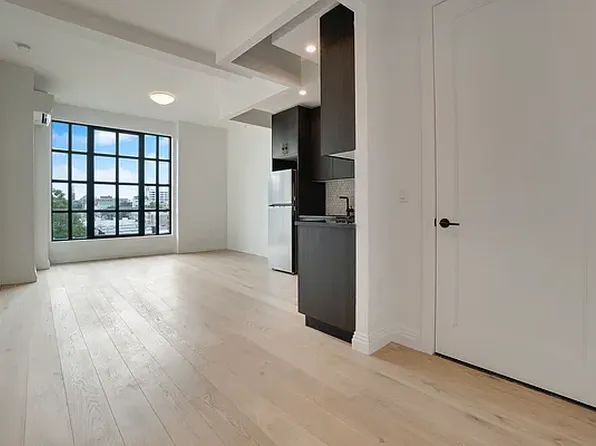 875 4th Avenue image 1 of 20