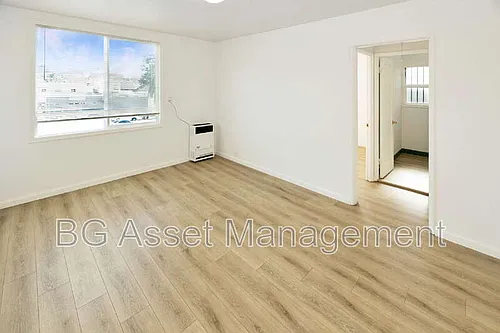 2039 Macarthur Blvd Photo 1