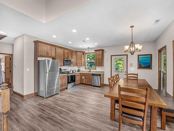 5th image of 2123 Megan Ridge Dr