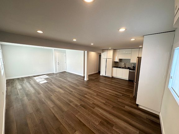 4th image of 11415 Miranda St APT 4