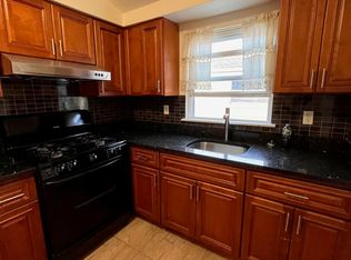 208-07 42nd Ave #2, Bayside, NY 11361