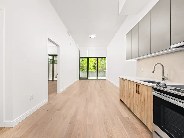 255 Lorimer St #133 — Photo 3
