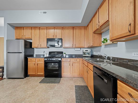 5th image of 77 N Wolf Rd Unit 601