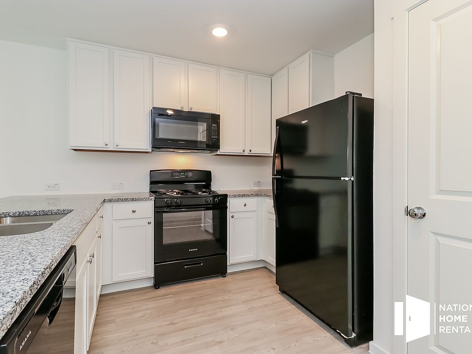 1st image of 4052 Equestrian Dr