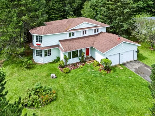 44 West Ave, Sackville, NB E4L 4P1