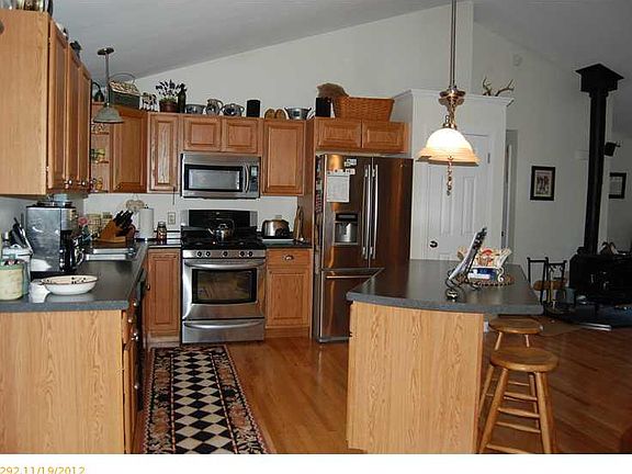 3rd image of 39 Redwood Ln