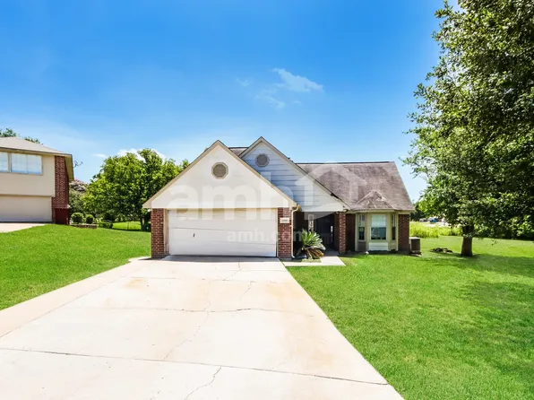 13318 Hilltop Cir, Willis, TX 77318