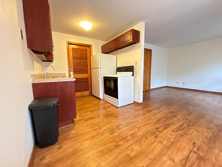 26-28 Mello Ave — Photo 3