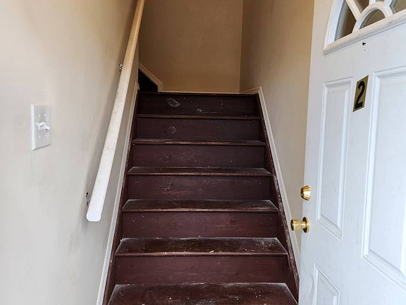 3rd image of 661 Nasby Pl