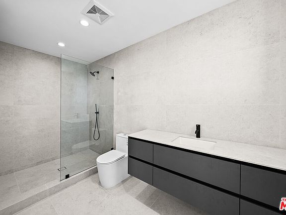 5th image of 307 N Wilton Pl #101