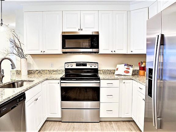 2nd image of 7 Evergreen Dr APT 720