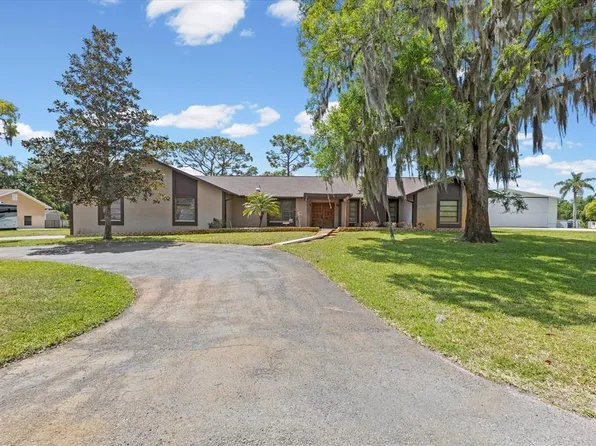 10700 Luscombe Ct, New Port Richey, FL 34654