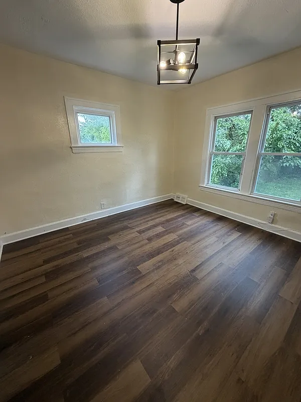 3 bed, 1.0 bath, 1144 sqft, $1,400 — Photo 4