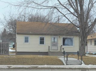 717 4th St NE, Watertown, SD 57201