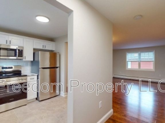 4th image of 569 Center St APT 7