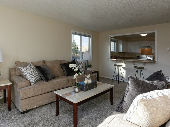 2nd image of 1118 Oakland St #9611264