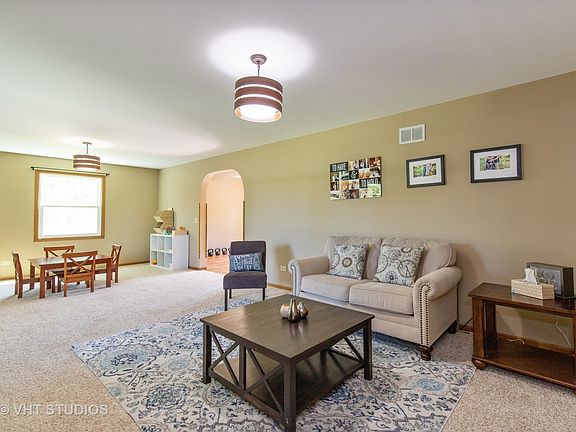 2nd image of 542 Meadow Ct