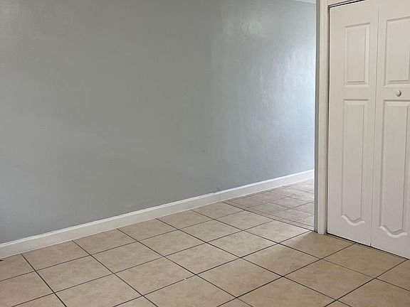 2nd image of 3806 Hollywood Blvd #11111658