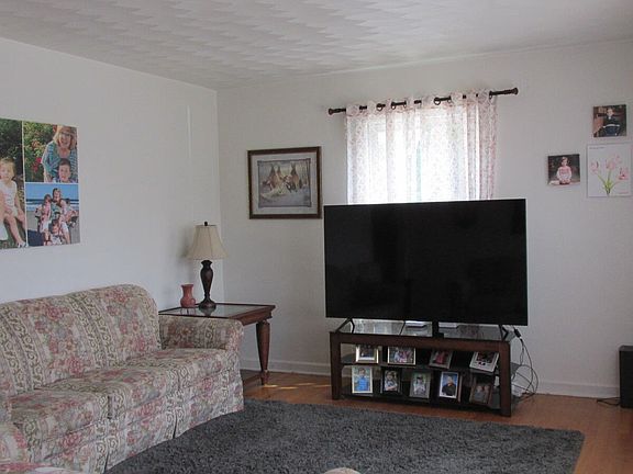 3rd image of 6620 Sherry Rd