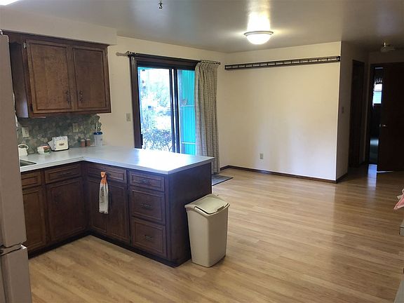 3rd image of 509 Scott Dr