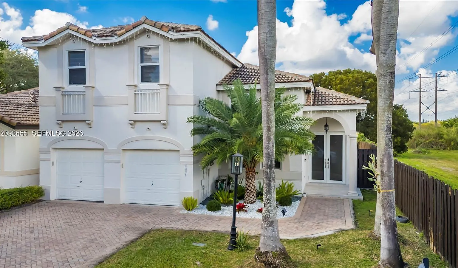 Savannah At Doral — Photo 2