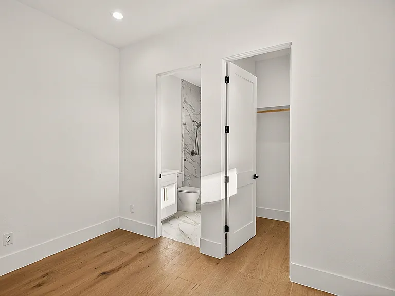 402 Emerald Way — Photo 17