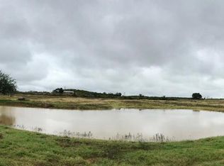 586 County Road 761, Devine, TX 78016