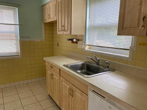 2nd image of 621 Woodside Hts