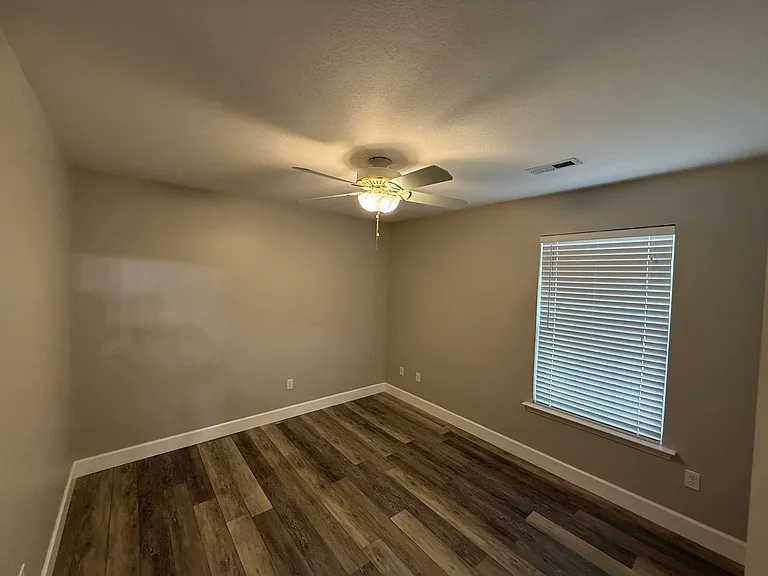 502 Pleasant Green Dr — Photo 36