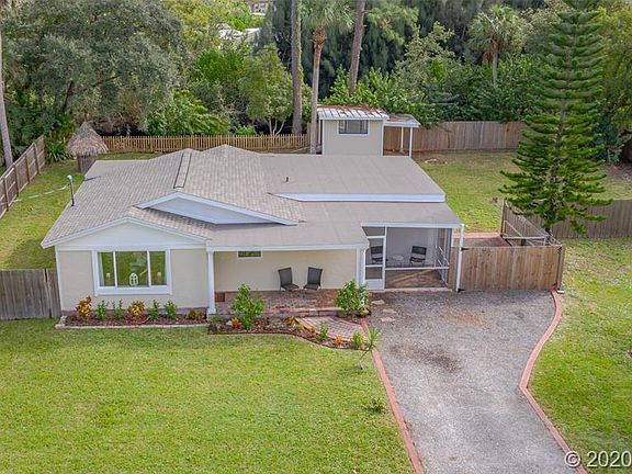 3rd image of 2621 Sunset Dr