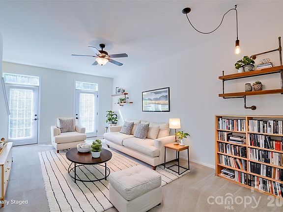 3rd image of 13828 Winmau Ln