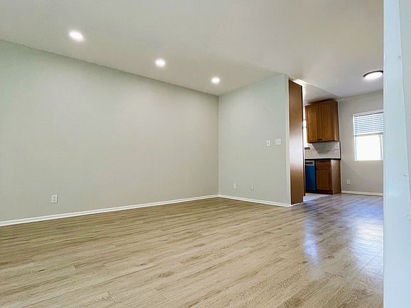 2nd image of 3145 S Canfield Ave #9