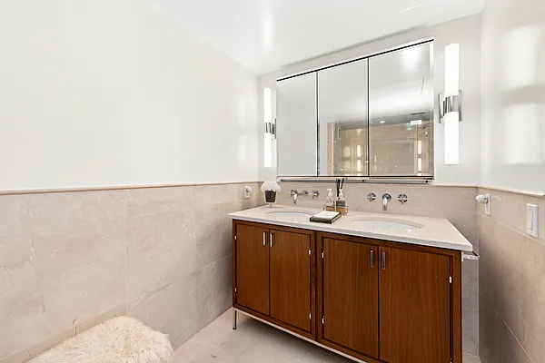 Sold by Corcoran | media 24