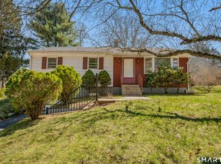 8 Holly Hill Drive, Montville, CT 06382