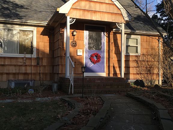 3rd image of 139 Main Ave