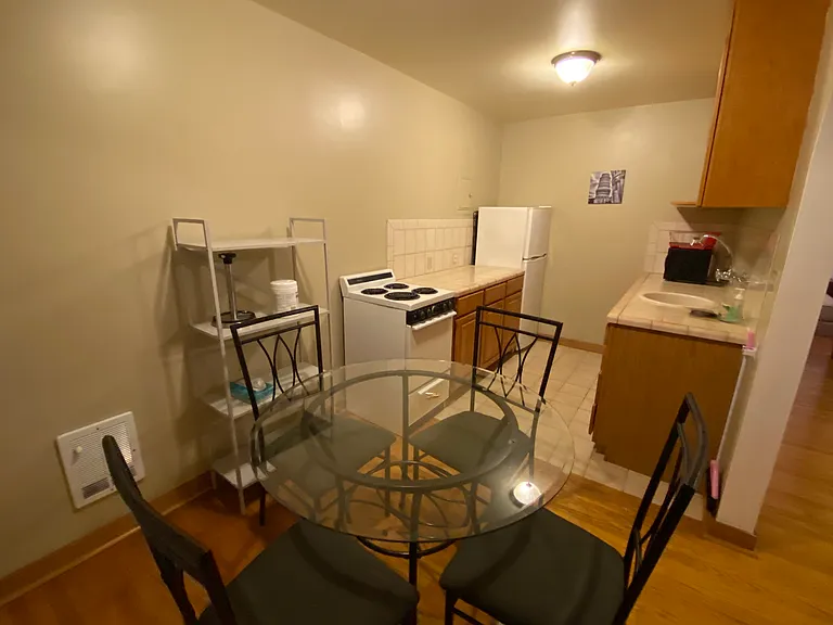 4235 Brooklyn Ave NE — Photo 5