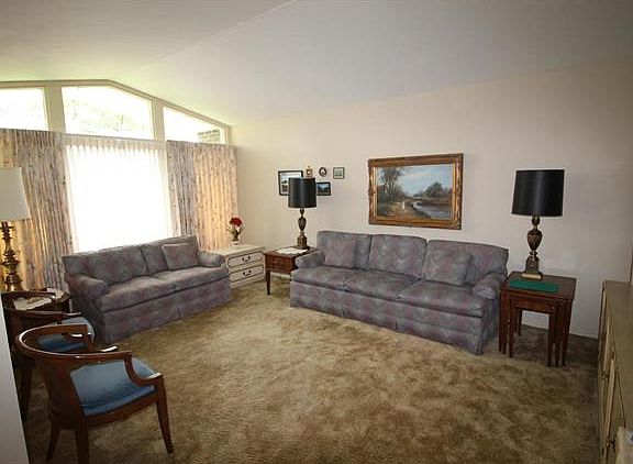 4th image of 1540 Tremont Dr