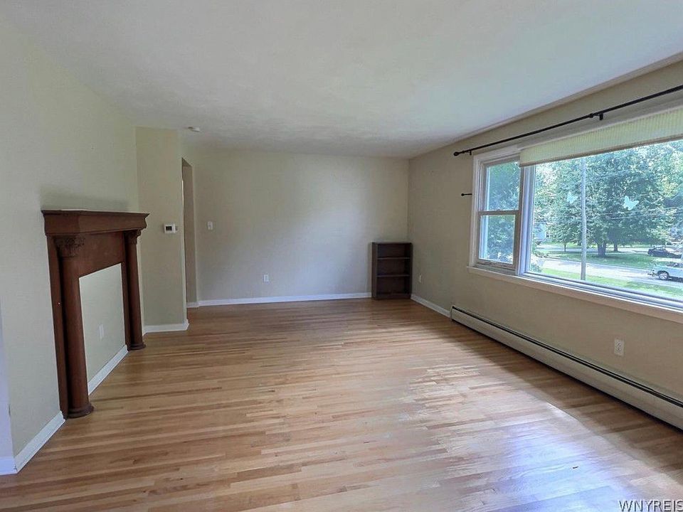 1st image of 781 Campbell Blvd Floor 2