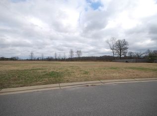 172 Nottingham Dr, Jackson, TN 38305