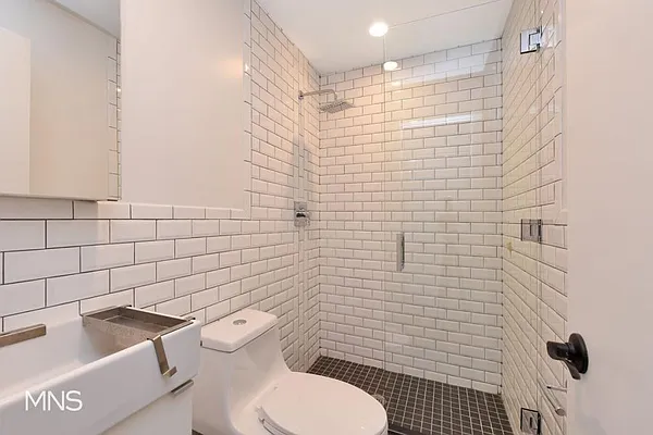 Rented by MNS | media 33