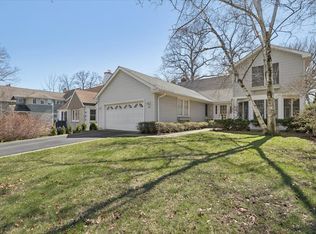209 E Washington Ave, Lake Bluff, IL