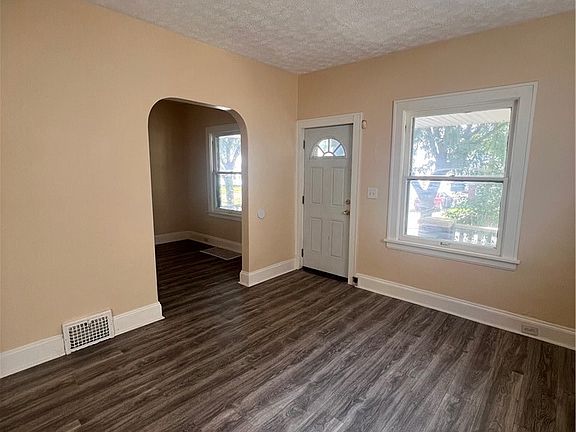 4th image of 3608 W 47th St