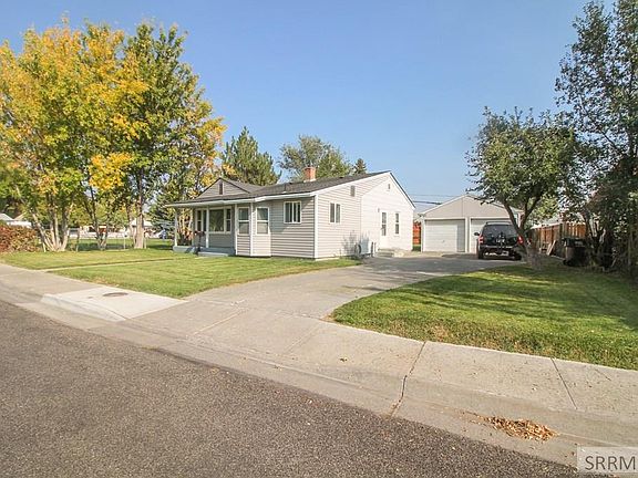 3rd image of 1074 Vine Ave