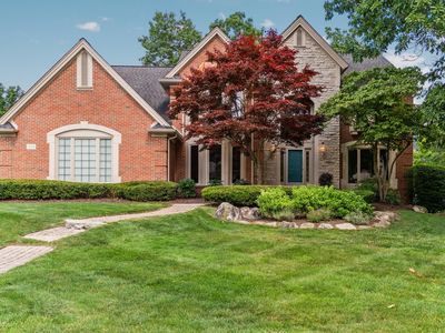 1644 Newcastle Ct, Rochester Hills, MI, 48306