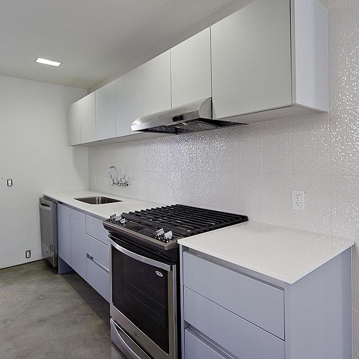 1st image of 827 Kodak Dr #827