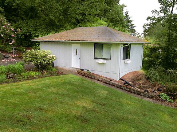3rd image of 6120 Pioneer Way E