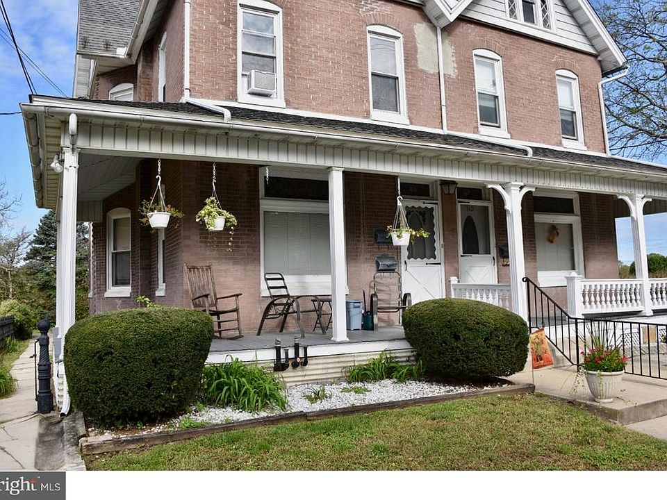 2nd image of 111 E Vine St