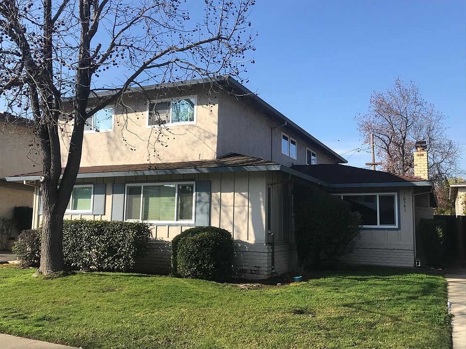 Spacious 2br townhouse with great daylight from large, double-pane windows