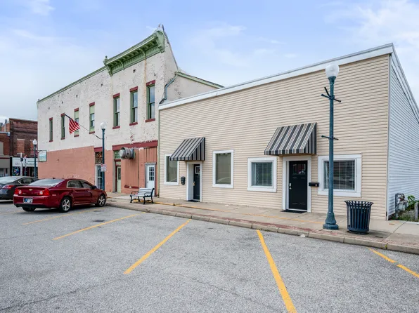 16 N Washington St, Knightstown, IN 46148