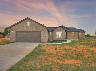 10191 S Meadows Ln, Guthrie, OK 73044